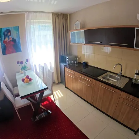 Lady in Red Apartment Kościuszki 16-2